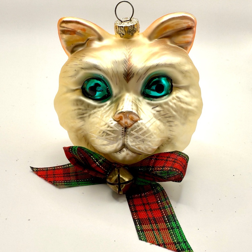 Christmas Kitty / Cat Ornament with striking Blue Green Eyes